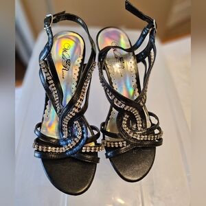 Wild Rose Black Strappy Rhinestone Heels, Size 7